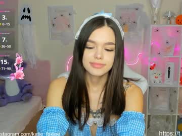 girl
        katiefoxie cam image #5379877