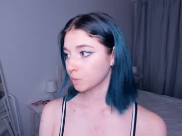 girl
        your_desssert cam image #2458355