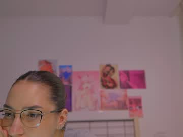 girl
        naalani cam image #6077962