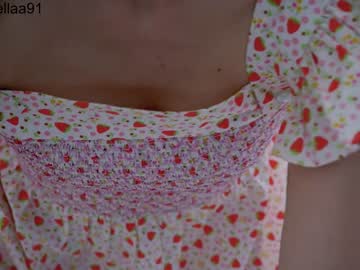 girl
        ellaa91 cam image #1282982