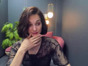 girl
        mirandaglow cam image #2299630