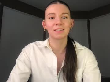 girl
        heidihotte cam image #1300440