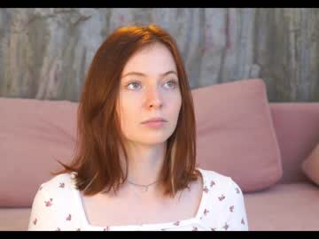 girl
        mona_elisa cam image #2859324