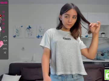 girl
        karalyons cam image #2132537