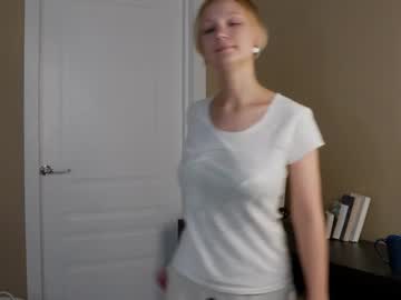 girl
        sheenagambell cam image #6897219