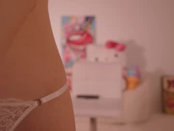 girl
        bunnydollstella cam image #5407483