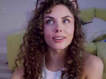 girl
        girl_next_door19 cam image #6200209
