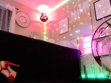 girl
        milf_lacey cam image #2079611