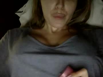 girl
        yourgoddesssandra cam image #6800510
