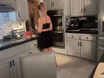 girl
        phoenix_taylor cam image #2656095