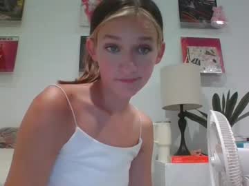 girl
        avabear8 cam image #4623721