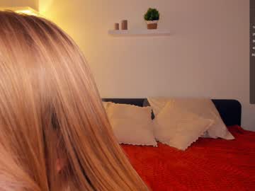 girl
        sun_shiiine cam image #2404570