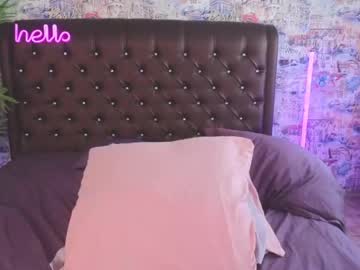 girl
        angelina_new cam image #4417474