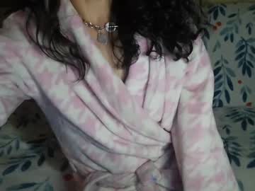 girl
        kiraishere00 cam image #6350195