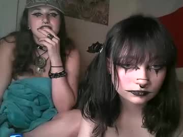 girl
        kiss4p cam image #4494707
