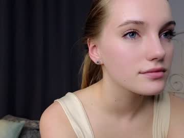 girl
        i_lovecandies cam image #3377018