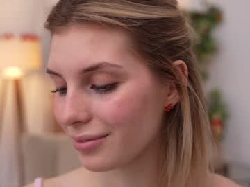 girl
        refined_style cam image #5933940