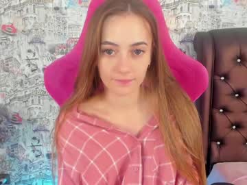 girl
        angelina_new cam image #1257636