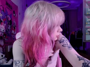 girl
        lollyshy__ cam image #5938267