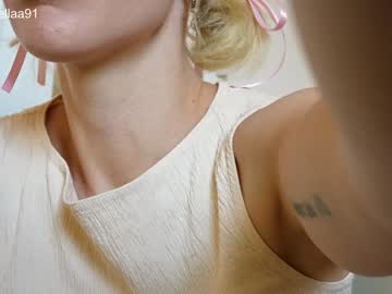 girl
        ellaa91 cam image #1827832