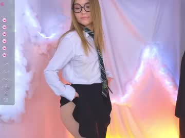 girl
        alisia_spinnet cam image #6350738