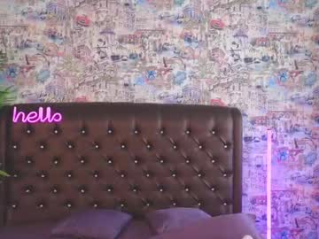 girl
        angelina_new cam image #4322960