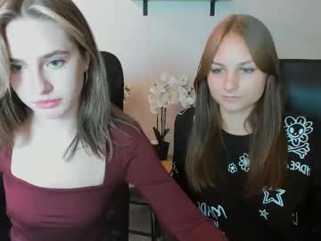 girl Nude Cam Girls Playing Games with jerry_meow