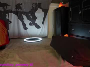 girl
        lucy_gooosey cam image #3215724