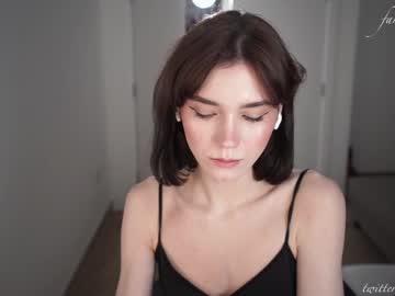 girl
        luna_ai cam image #5729416