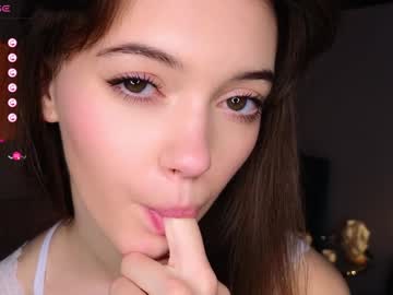 girl
        delicasy cam image #5546422