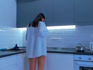 girl
        janecoxa cam image #2859849