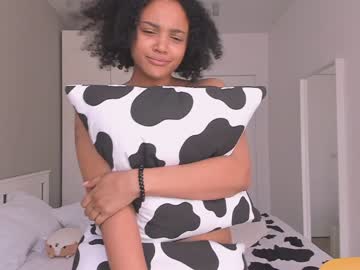girl
        lakysha_ cam image #2077612