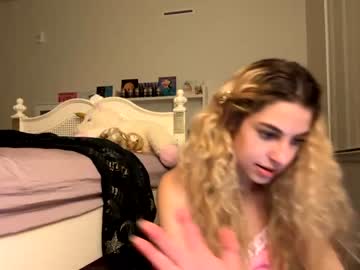 girl
        playboybarbie666 cam image #1946108