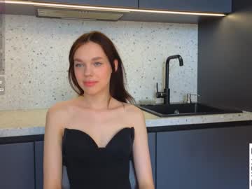 girl
        littlee_lily cam image #6630934