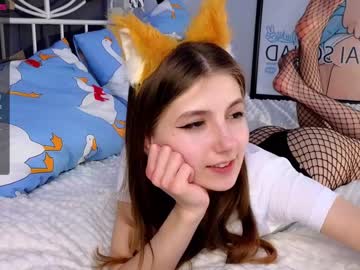 girl
        cute_fox_girl cam image #3715547