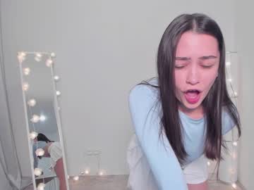 girl
        lana_sky cam image #410037