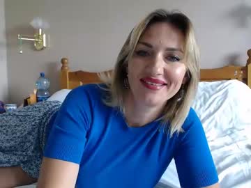 girl
        mallinia cam image #2027030