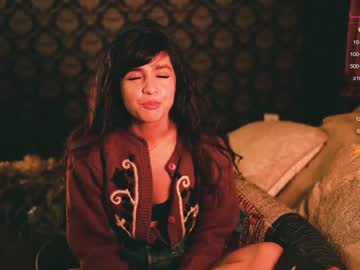 girl
        ingennui cam image #1787629