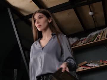 girl
        rich_roxy cam image #2731947