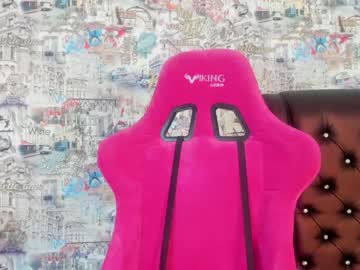 girl
        angelina_new cam image #739371