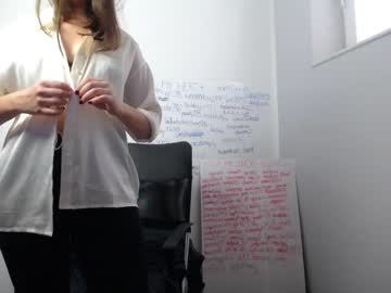 girl
        yourcrazyneightbor cam image #482182