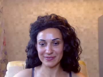 girl
        victoria953 cam image #1782953