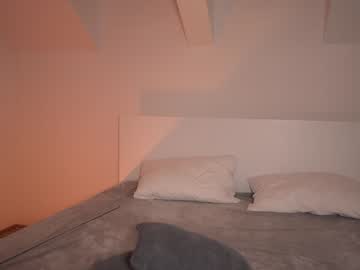 girl
        aria_diaz cam image #3823705