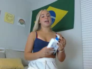 girl
        lovecayaxo cam image #2526403