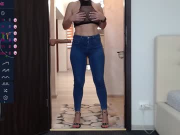 girl
        carmela_fox cam image #4798914