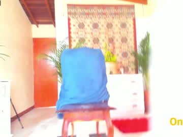 girl
        little_izzi cam image #1311655