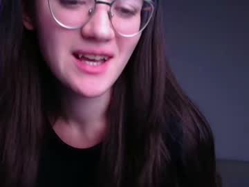 girl
        ketrin_pirsss cam image #5070515