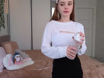 girl
        cyberslime cam image #2701745