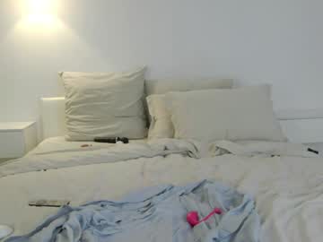 girl
        wellicaren cam image #5856658