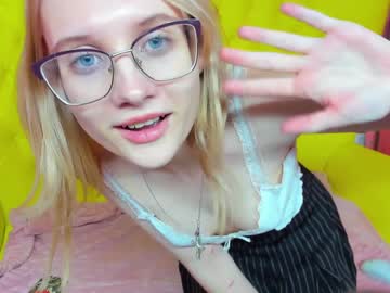 girl
        nanni_niss cam image #905761